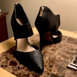 Jessica Simpson Black High Heel Size 7.